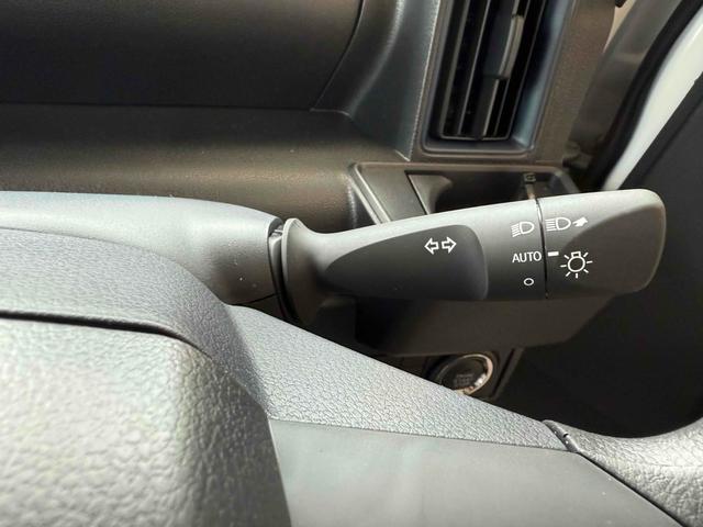 タント Ｘ　バックカメラ　両側スライド・片側電動　クリアランスソナー　衝突被害軽減システム　オートライト　ＬＥＤヘッドランプ　スマートキー　アイドリングストップ　電動格納ミラー　シートヒーター　ベンチシート（10枚目）