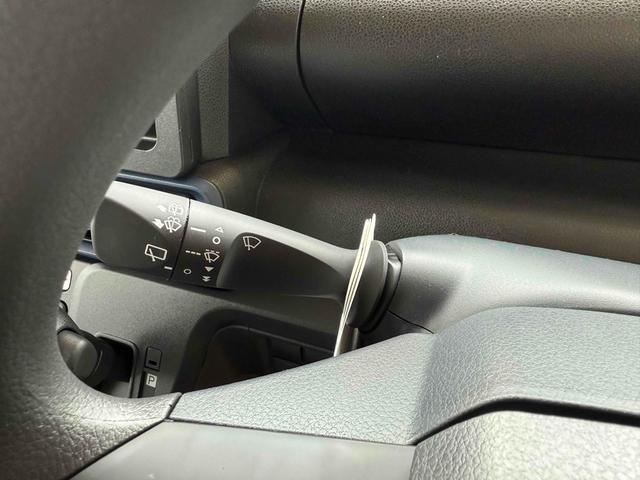 タント Ｘ　バックカメラ　両側スライド・片側電動　クリアランスソナー　衝突被害軽減システム　オートライト　ＬＥＤヘッドランプ　スマートキー　アイドリングストップ　電動格納ミラー　シートヒーター　ベンチシート（11枚目）