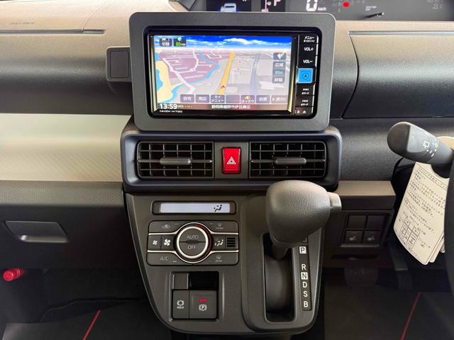 タント Ｘ　バックカメラ　両側電動スライドドア　ナビ　ＴＶ　クリアランスソナー　衝突被害軽減システム　オートライト　ＬＥＤヘッドランプ　スマートキー　アイドリングストップ　電動格納ミラー　シートヒーター（4枚目）