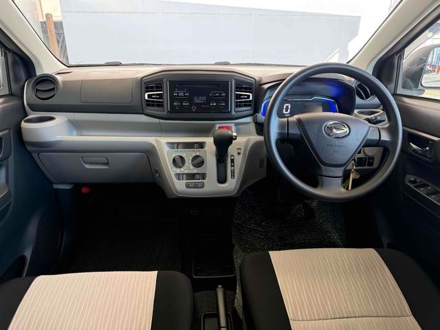 ミライース Ｘ　ＳＡＩＩＩ　クリアランスソナー　衝突被害軽減システム　オートマチックハイビーム　ＬＥＤヘッドランプ　キーレスエントリー　アイドリングストップ　電動格納ミラー　ＣＶＴ　盗難防止システム　ＡＢＳ　ＥＳＣ　ＣＤ（2枚目）