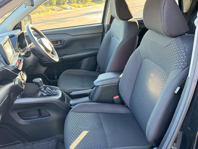 ロッキー Ｌ　ナビＴＶ　バックカメラ　衝突軽減システム　ＥＴＣ　クリアランスソナー　　シートヒーター　オートライト　スマートキー　電動格納ミラー　シートヒーター　新車保証書取説　修復歴無　第三者機関検査済（42枚目）