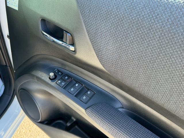 シエンタ ハイブリッドG 7人乗り ハイブリッド 検2年 禁煙車 純正ナビTV バックカメラ ETC レーンアシスト 衝突被害軽減システム 両側電動スライドドア オートマチックハイビーム 修復歴無 第三者機関検査済(17枚目)