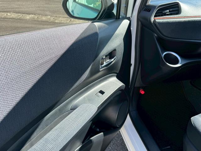 シエンタ ハイブリッドG 7人乗り ハイブリッド 検2年 禁煙車 純正ナビTV バックカメラ ETC レーンアシスト 衝突被害軽減システム 両側電動スライドドア オートマチックハイビーム 修復歴無 第三者機関検査済(56枚目)