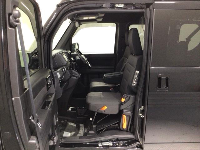 Ｎ－ＶＡＮ＋スタイル ファン・ターボ　ＨｏｎｄａＳＥＮＳＩＮＧ２年保証　エアバッグ　ワンオーナー　オートクルーズコントロール　盗難防止装置　Ｂカメラ　４ＷＤ　ＡＢＳ　オートエアコン　ターボ　パワーウィンドー　パワーステアリング　衝突軽減Ｂ（31枚目）