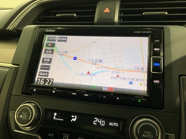 シビック セダン　ＨＳＥＮＳＩＮＧ　最長５年保証　ワンオ－ナ－　サイドエアバッグ　ワンオーナー車　ＤＶＤ視聴可能　横滑り防止装置　地デジＴＶ　リアカメラ　クルーズコントロール　スマキー　前席シートヒーター　ＡＢＳ（5枚目）