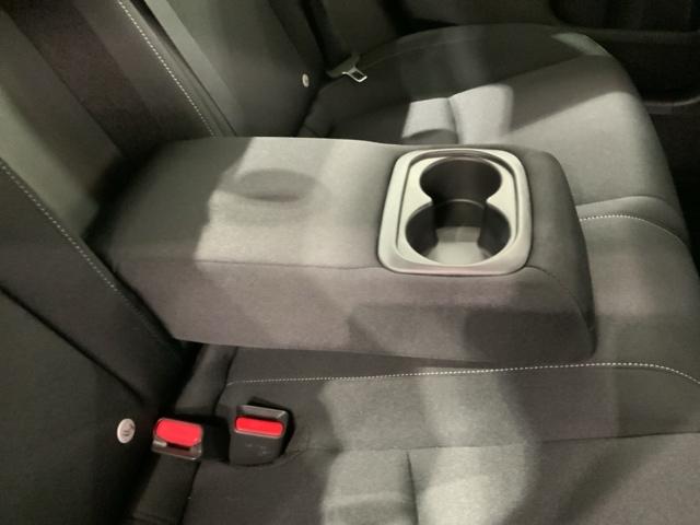 シビック セダン　ＨＳＥＮＳＩＮＧ　最長５年保証　ワンオ－ナ－　サイドエアバッグ　ワンオーナー車　ＤＶＤ視聴可能　横滑り防止装置　地デジＴＶ　リアカメラ　クルーズコントロール　スマキー　前席シートヒーター　ＡＢＳ（28枚目）