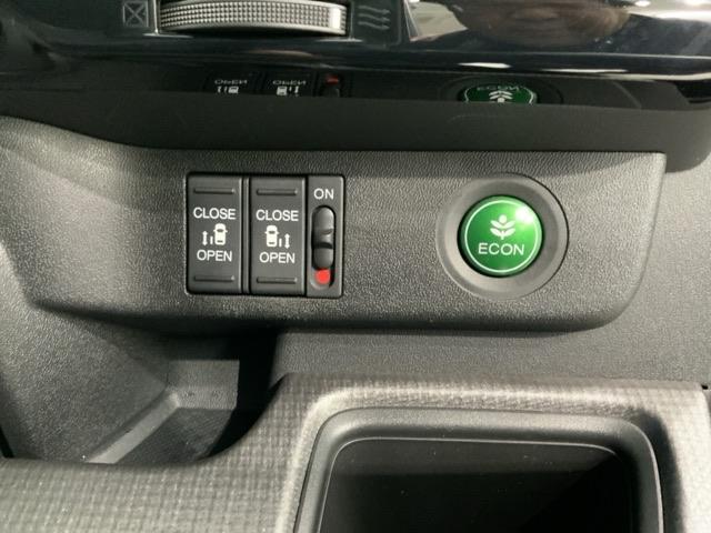 ステップワゴンスパーダ スパーダホンダセンシング　最長５年保証ワンオーナーナビＴＶ　盗難防止　助手席エアバッグ　ワンオーナ－　Ｗパワスラ　記録簿有　リアオートエアコン　地デジ　ＬＥＤライト　横滑り防止システム　オートエアコン　リアカメラ　ＵＳＢ（13枚目）