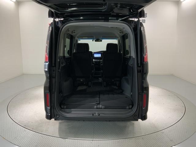 ステップワゴンスパーダ スパーダホンダセンシング　最長５年保証ワンオーナーナビＴＶ　盗難防止　助手席エアバッグ　ワンオーナ－　Ｗパワスラ　記録簿有　リアオートエアコン　地デジ　ＬＥＤライト　横滑り防止システム　オートエアコン　リアカメラ　ＵＳＢ（18枚目）