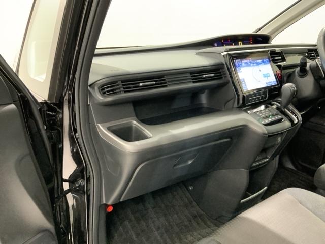 ステップワゴンスパーダ スパーダホンダセンシング　最長５年保証ワンオーナーナビＴＶ　盗難防止　助手席エアバッグ　ワンオーナ－　Ｗパワスラ　記録簿有　リアオートエアコン　地デジ　ＬＥＤライト　横滑り防止システム　オートエアコン　リアカメラ　ＵＳＢ（24枚目）