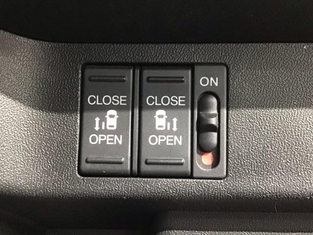 ステップワゴンスパーダ スパーダホンダセンシング 最長5年保証 ワンオーナー ナビLXM-197VFNI TV Rカメラ CD録音 BTオーディオ DVD ドラレコ LEDライト フォグライト VSA クルコン アルミ スマ-トキ- 盗難防止装置(13枚目)