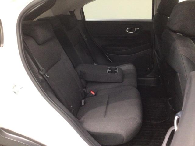 ヴェゼル ｅ：ＨＥＶＸ　Ｈ　ＳＥＮＳＩＮＧ　最長５年保証　ワンオ－ナ－　ナビＶＸＵ－２２５ＶＺｉ　ＴＶ　Ｒカメラ　ＢＴオ－ディオ　ＤＶＤ　ＥＴＣ　ＬＥＤライト　ＶＳＡ　クルコン　スマ－トキ－　盗難防止装置　整備記録簿　ＡＡＣ（18枚目）