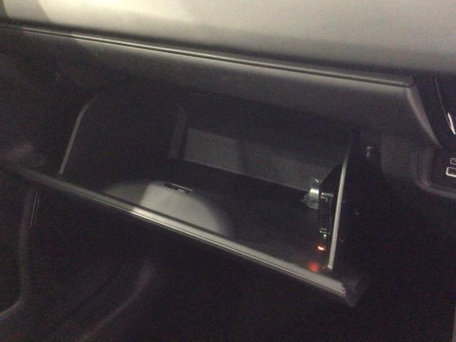 ヴェゼル ｅ：ＨＥＶＸ　Ｈ　ＳＥＮＳＩＮＧ　最長５年保証　ワンオ－ナ－　ナビＶＸＵ－２２５ＶＺｉ　ＴＶ　Ｒカメラ　ＢＴオ－ディオ　ＤＶＤ　ＥＴＣ　ＬＥＤライト　ＶＳＡ　クルコン　スマ－トキ－　盗難防止装置　整備記録簿　ＡＡＣ（26枚目）