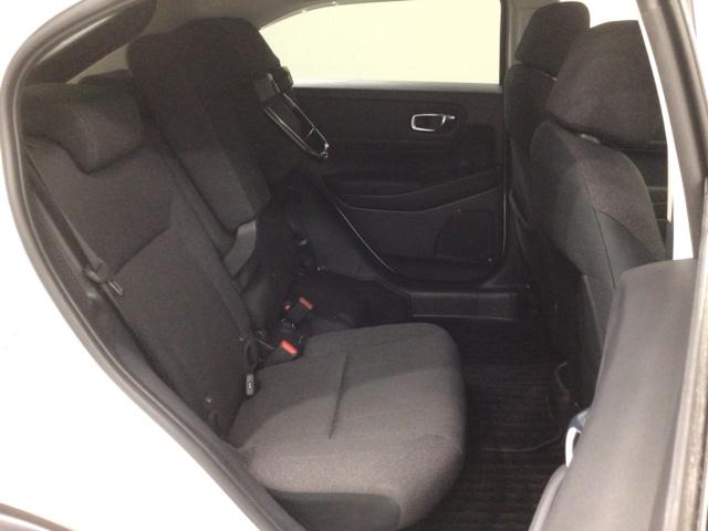 ヴェゼル ｅ：ＨＥＶＸ　Ｈ　ＳＥＮＳＩＮＧ　最長５年保証　ワンオ－ナ－　ナビＶＸＵ－２２５ＶＺｉ　ＴＶ　Ｒカメラ　ＢＴオ－ディオ　ＤＶＤ　ＥＴＣ　ＬＥＤライト　ＶＳＡ　クルコン　スマ－トキ－　盗難防止装置　整備記録簿　ＡＡＣ（35枚目）