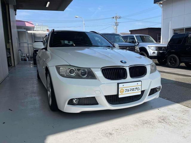 ３シリーズ ３２０ｉツーリング　Ｍスポーツパッケージ　Ｍスポーツ　車検令和９年６月　純正ナビ　バックカメラ　メモリ付きパワーシート　３６０°ドライブレコーダー　ＨＩＤヘッドライト　１７インチＡＷ　左右独立オートエアコン　ミラー型ＥＴＣ　ＭＴモード付ＡＴ（8枚目）