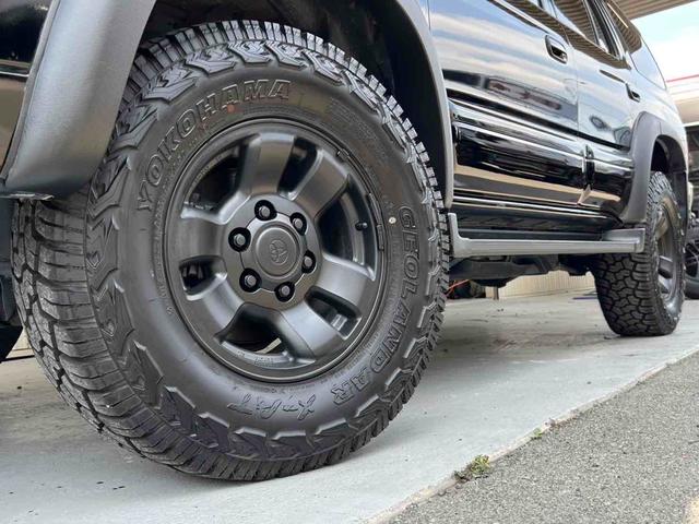ハイラックスサーフ ＳＳＲ－Ｘ　４ＷＤ　ブラックアウトカスタム　ジオランダーＸ－ＡＴ　背面タイヤ　ドライブレコーダー　ＥＴＣ　社外ナビ　フルセグＴＶ　バックカメラ　ＵＳＢ　Ｂｌｕｅｔｏｏｔｈ　助手席エアバック　純正１６インチＡＷ（45枚目）