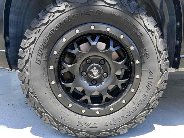 エクストレイル ２０Ｘｔｔ　ブラック　エクストリーマーＸ　全塗装　リフトアップ　ブラックアウト　ハイパールーフレール　ＸＪ１７インチＡＷ　Ｇｏｏｄｒｉｃｈタイヤ　純正ナビ　フルセグＴＶ　ＢＴ音楽　シートカバー　ＥＴＣ　ドラレコ　バックカメラ　インナブラック（32枚目）