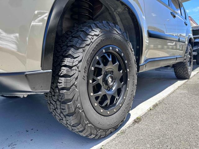 エクストレイル ２０Ｘｔｔ　ブラック　エクストリーマーＸ　全塗装　リフトアップ　ブラックアウト　ハイパールーフレール　ＸＪ１７インチＡＷ　Ｇｏｏｄｒｉｃｈタイヤ　純正ナビ　フルセグＴＶ　ＢＴ音楽　シートカバー　ＥＴＣ　ドラレコ　バックカメラ　インナブラック（33枚目）