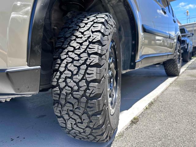 エクストレイル ２０Ｘｔｔ　ブラック　エクストリーマーＸ　全塗装　リフトアップ　ブラックアウト　ハイパールーフレール　ＸＪ１７インチＡＷ　Ｇｏｏｄｒｉｃｈタイヤ　純正ナビ　フルセグＴＶ　ＢＴ音楽　シートカバー　ＥＴＣ　ドラレコ　バックカメラ　インナブラック（34枚目）