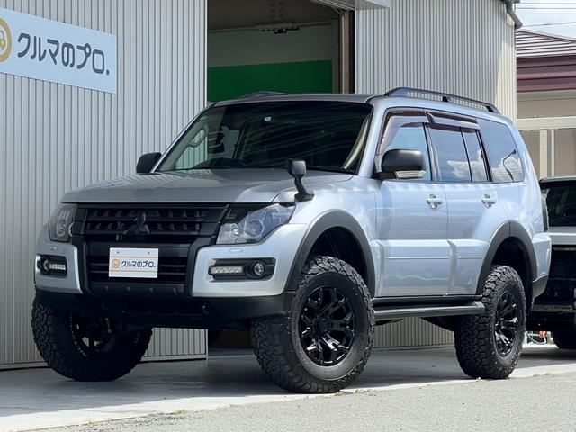 パジェロ ロング　ＧＲ　後期　２インチリフトアップ　ブラックアウト　ＣＲＩＭＳＯＮ－ＭＧ１７インチＡＷ　Ｇｏｏｄｒｉｃｈ　ナビ　フルセグＴＶ　後席ツインモニター　ＬＥＤデイライト　ＨＩＤオートヘッドライト　インナーブラック（33枚目）