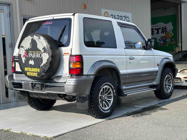 パジェロ ワイド　ＶＲ　４ＷＤ　ワンオーナー　サンルーフ　新品ＯＰＥＮＣＯＵＮＴＲＹタイヤ　純正１５インチＡＷ　電動格納ミラー　ＣＤオーディオ　ミュージックプレイヤー接続可　ＡＡＣ　寒冷地仕様　取説　保証書　点検記録簿（17枚目）