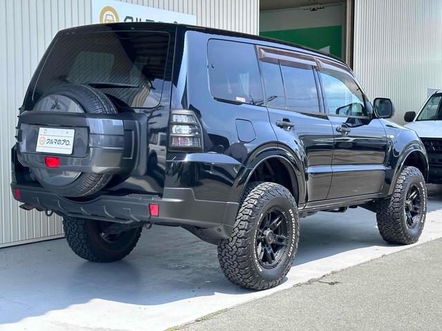 パジェロ ロング　ＺＲ　２インチリフトアップ　ブラックアウト　９インチフローティングナビ　ナローボディ　ＭＣＬＩＭＢ１７インチＡＷ　Ｇｏｏｄｒｉｃｈタイヤ　フルセグＴＶ　ＢＴ音楽　ＥＴＣ　Ｆフォグ　インナーブラック　コンビＨ（17枚目）