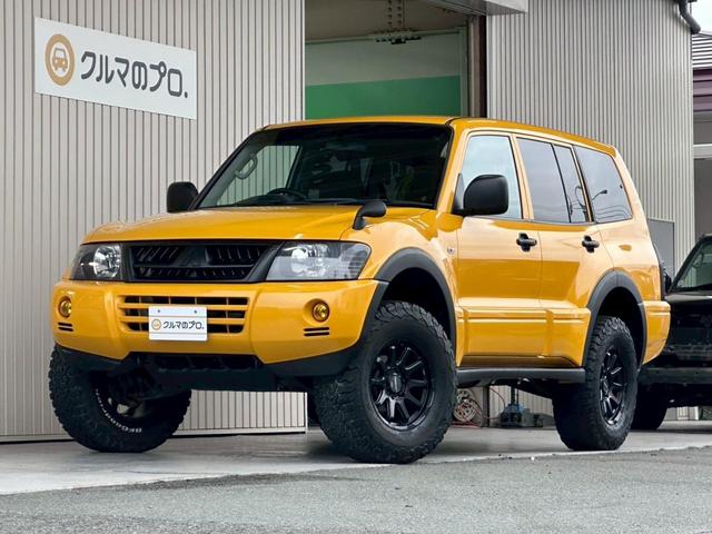 パジェロ ロング　ＺＲ　４ＷＤ　フロア５速ＭＴ　２インチリフトアップ　ブラックアウト　ＡＭＥ　ＣＩＲＣＬＡＲ　Ｃ１０Ｘ－１７インチＡＷ　ＢＦグッドリッチタイヤ　Ｆフォグランプ　インナーブラック　　テールランプカバー　７人乗（18枚目）