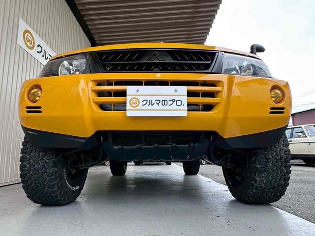 パジェロ ロング　ＺＲ　４ＷＤ　フロア５速ＭＴ　２インチリフトアップ　ブラックアウト　ＡＭＥ　ＣＩＲＣＬＡＲ　Ｃ１０Ｘ－１７インチＡＷ　ＢＦグッドリッチタイヤ　Ｆフォグランプ　インナーブラック　　テールランプカバー　７人乗（40枚目）