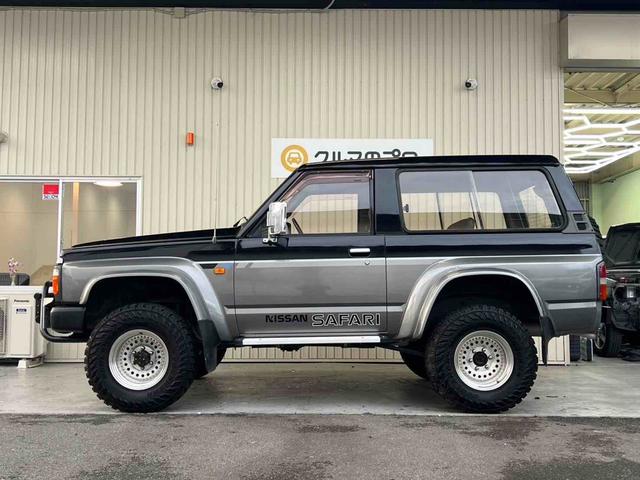 サファリ グランロード　走行６万キロ　ディーゼル　リフトアップ　グリルガード　電動ウインチ　ＧＥＯＬＡＮＤＡＲ　Ｍ／Ｔタイヤ　１５インチアルミホイール　オーバーフェンダー　サイドステップ　ナビ　背面タイヤ　集中ドアロック（30枚目）