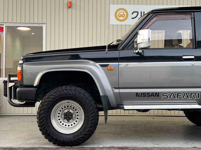 サファリ グランロード　走行６万キロ　ディーゼル　リフトアップ　グリルガード　電動ウインチ　ＧＥＯＬＡＮＤＡＲ　Ｍ／Ｔタイヤ　１５インチアルミホイール　オーバーフェンダー　サイドステップ　ナビ　背面タイヤ　集中ドアロック（40枚目）