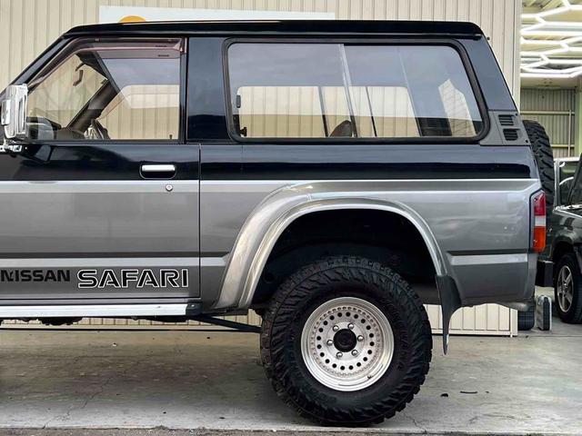 サファリ グランロード　走行６万キロ　ディーゼル　リフトアップ　グリルガード　電動ウインチ　ＧＥＯＬＡＮＤＡＲ　Ｍ／Ｔタイヤ　１５インチアルミホイール　オーバーフェンダー　サイドステップ　ナビ　背面タイヤ　集中ドアロック（41枚目）