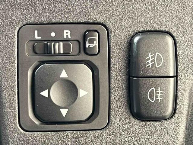 パジェロ ロング　エクシード　４ＷＤ　２インチリフトアップ　ＢＦグッドリッチタイヤ　ＮＩＴＲＯ　ＰＯＷＥＲ１７インチＡＷ　ブラックアウト　インナーブラック　Ｒスポイラー　テールランプカバー　ナビ　Ｂカメラ　ＥＴＣ　クルコン（31枚目）