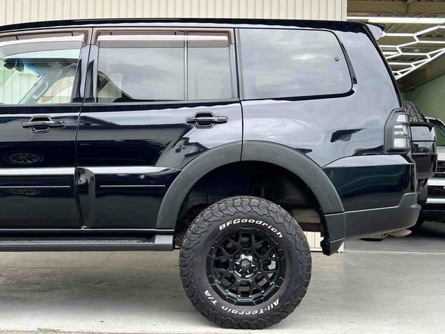 パジェロ ロング　エクシード　４ＷＤ　２インチリフトアップ　ＢＦグッドリッチタイヤ　ＮＩＴＲＯ　ＰＯＷＥＲ１７インチＡＷ　ブラックアウト　インナーブラック　Ｒスポイラー　テールランプカバー　ナビ　Ｂカメラ　ＥＴＣ　クルコン（48枚目）
