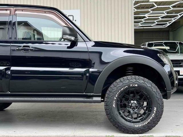 パジェロ ロング　エクシード　４ＷＤ　２インチリフトアップ　ＢＦグッドリッチタイヤ　ＮＩＴＲＯ　ＰＯＷＥＲ１７インチＡＷ　ブラックアウト　インナーブラック　Ｒスポイラー　テールランプカバー　ナビ　Ｂカメラ　ＥＴＣ　クルコン（49枚目）