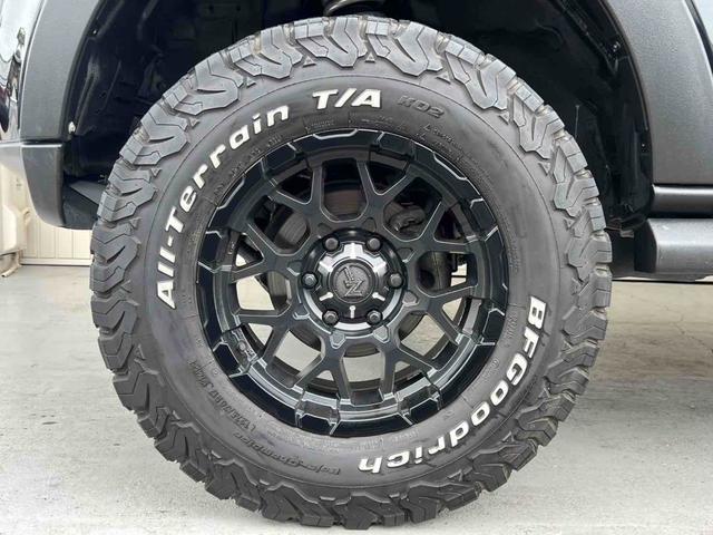 パジェロ ロング　エクシード　４ＷＤ　２インチリフトアップ　ＢＦグッドリッチタイヤ　ＮＩＴＲＯ　ＰＯＷＥＲ１７インチＡＷ　ブラックアウト　インナーブラック　Ｒスポイラー　テールランプカバー　ナビ　Ｂカメラ　ＥＴＣ　クルコン（57枚目）
