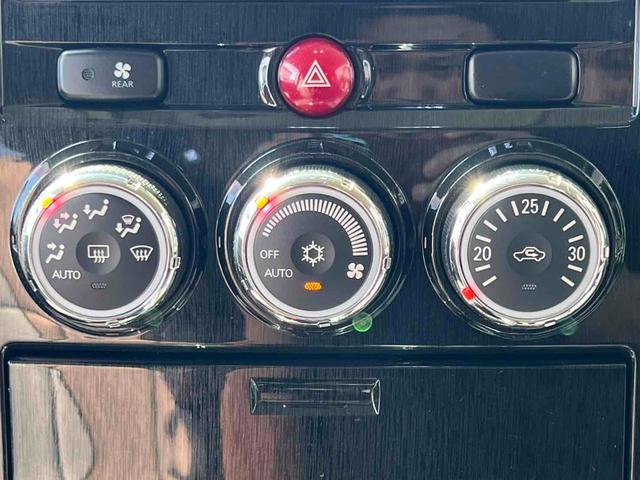 デリカＤ：５ ローデスト　Ｇ　パワーパッケージ　４ＷＤ　両側電動スライドドア　現行シャモニーブラック１８インチＡＷ　ブラックアウト　インナーブラック　スモークテール　レザー調シートカバー　フォグランプ　ナビ　バックカメラ　フルセグＴＶ　クルコン（24枚目）