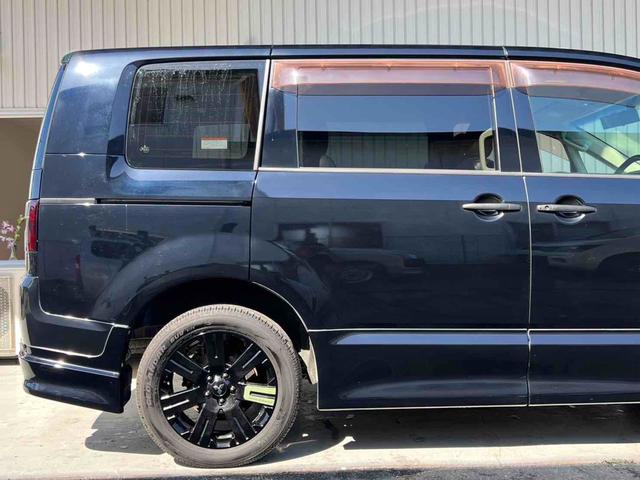 デリカＤ：５ ローデスト　Ｇ　パワーパッケージ　４ＷＤ　両側電動スライドドア　現行シャモニーブラック１８インチＡＷ　ブラックアウト　インナーブラック　スモークテール　レザー調シートカバー　フォグランプ　ナビ　バックカメラ　フルセグＴＶ　クルコン（46枚目）