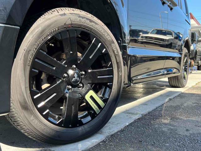 デリカＤ：５ ローデスト　Ｇ　パワーパッケージ　４ＷＤ　両側電動スライドドア　現行シャモニーブラック１８インチＡＷ　ブラックアウト　インナーブラック　スモークテール　レザー調シートカバー　フォグランプ　ナビ　バックカメラ　フルセグＴＶ　クルコン（53枚目）