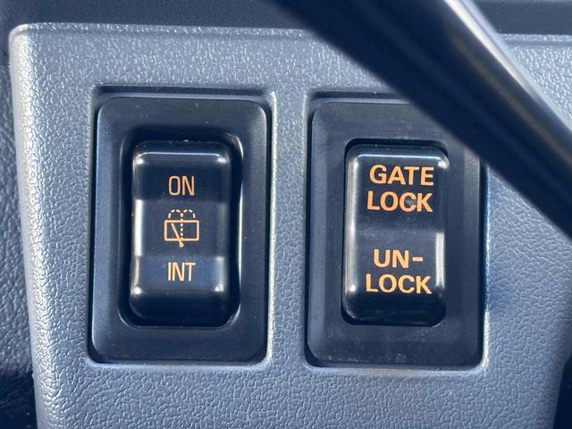 パジェロ XL 後期 ディーゼルターボ フロア5速MT BFグッドリッチタイヤ25年製造 ショート&ナローボディ 純正15インチAW メッキバンパー LEDヘッドライト PS AC PW 三角窓 コーティング施工済(7枚目)