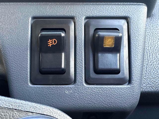 パジェロ XL 後期 ディーゼルターボ フロア5速MT BFグッドリッチタイヤ25年製造 ショート&ナローボディ 純正15インチAW メッキバンパー LEDヘッドライト PS AC PW 三角窓 コーティング施工済(8枚目)