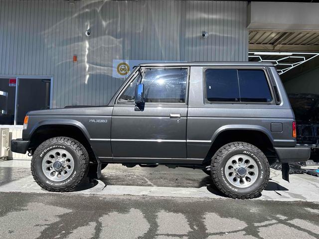 パジェロ XL 後期 ディーゼルターボ フロア5速MT BFグッドリッチタイヤ25年製造 ショート&ナローボディ 純正15インチAW メッキバンパー LEDヘッドライト PS AC PW 三角窓 コーティング施工済(16枚目)