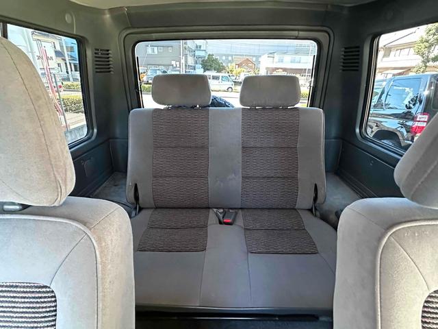 パジェロ XL 後期 ディーゼルターボ フロア5速MT BFグッドリッチタイヤ25年製造 ショート&ナローボディ 純正15インチAW メッキバンパー LEDヘッドライト PS AC PW 三角窓 コーティング施工済(28枚目)