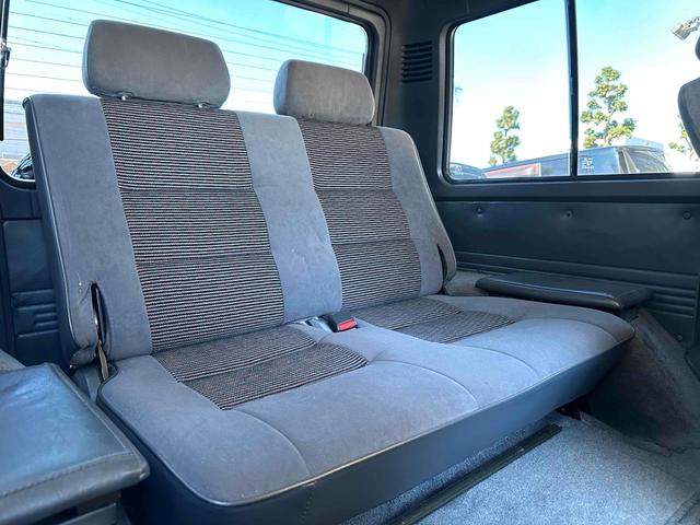 パジェロ XL 後期 ディーゼルターボ フロア5速MT BFグッドリッチタイヤ25年製造 ショート&ナローボディ 純正15インチAW メッキバンパー LEDヘッドライト PS AC PW 三角窓 コーティング施工済(30枚目)