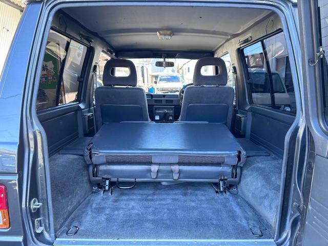 パジェロ XL 後期 ディーゼルターボ フロア5速MT BFグッドリッチタイヤ25年製造 ショート&ナローボディ 純正15インチAW メッキバンパー LEDヘッドライト PS AC PW 三角窓 コーティング施工済(31枚目)