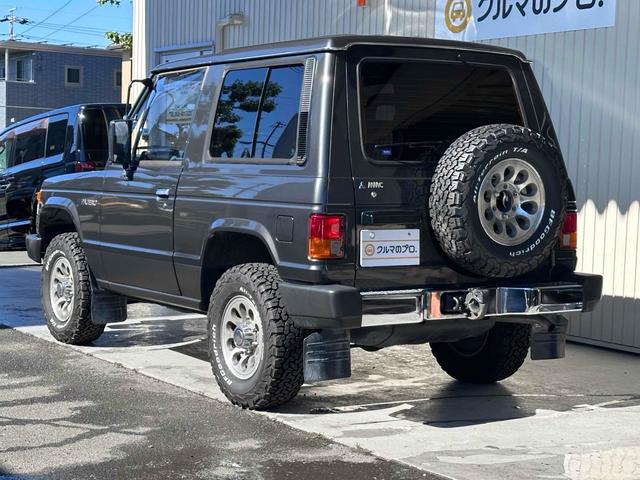 パジェロ XL 後期 ディーゼルターボ フロア5速MT BFグッドリッチタイヤ25年製造 ショート&ナローボディ 純正15インチAW メッキバンパー LEDヘッドライト PS AC PW 三角窓 コーティング施工済(35枚目)