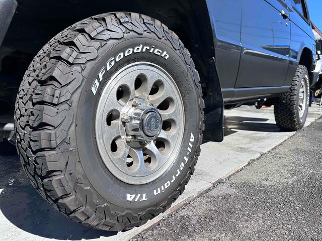 パジェロ XL 後期 ディーゼルターボ フロア5速MT BFグッドリッチタイヤ25年製造 ショート&ナローボディ 純正15インチAW メッキバンパー LEDヘッドライト PS AC PW 三角窓 コーティング施工済(39枚目)