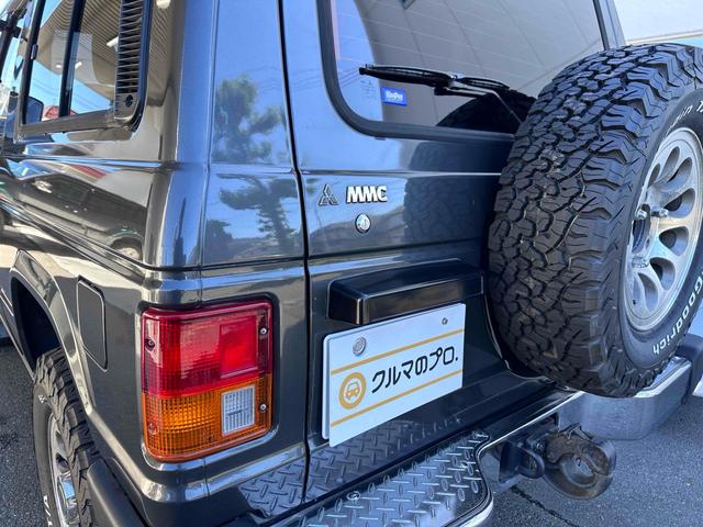 パジェロ XL 後期 ディーゼルターボ フロア5速MT BFグッドリッチタイヤ25年製造 ショート&ナローボディ 純正15インチAW メッキバンパー LEDヘッドライト PS AC PW 三角窓 コーティング施工済(46枚目)