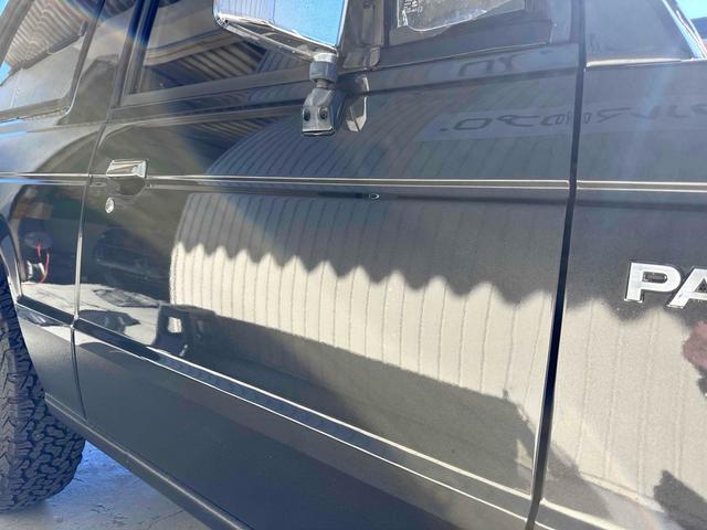 パジェロ XL 後期 ディーゼルターボ フロア5速MT BFグッドリッチタイヤ25年製造 ショート&ナローボディ 純正15インチAW メッキバンパー LEDヘッドライト PS AC PW 三角窓 コーティング施工済(48枚目)