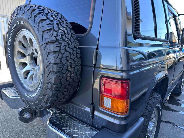 パジェロ XL 後期 ディーゼルターボ フロア5速MT BFグッドリッチタイヤ25年製造 ショート&ナローボディ 純正15インチAW メッキバンパー LEDヘッドライト PS AC PW 三角窓 コーティング施工済(50枚目)