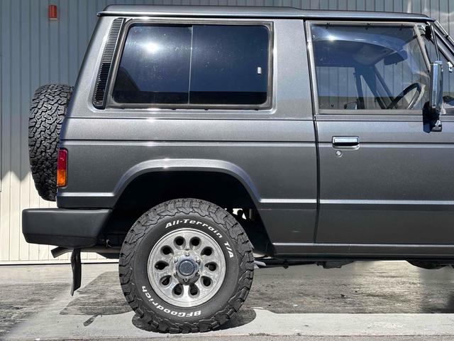 パジェロ XL 後期 ディーゼルターボ フロア5速MT BFグッドリッチタイヤ25年製造 ショート&ナローボディ 純正15インチAW メッキバンパー LEDヘッドライト PS AC PW 三角窓 コーティング施工済(58枚目)