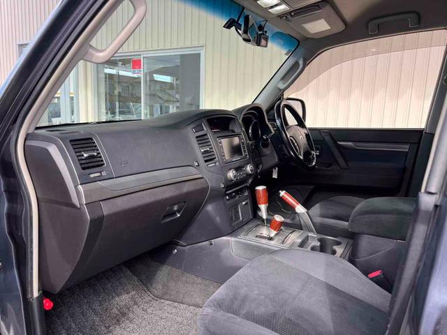 当店のお車をご覧いただきましてありがとうございます。お車についてのご質問やお見積りのご依頼、ご購入にあたってのご相談などお気軽にお問い合わせ下さい!